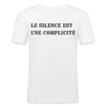 LE SILENCE EST UNE COMPLICITÉ - T-shirt près du corps Homme - blanc - Devant - Nik (191cm)