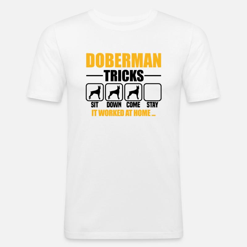 Doberman Tricks - Männer Slim Fit T-Shirt - Weiß