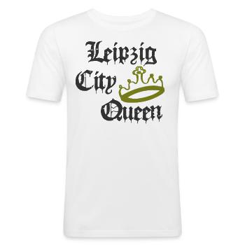 Leipzig City Queen - Männer Slim Fit T-Shirt - Weiß - Vorne - Nik (191cm)