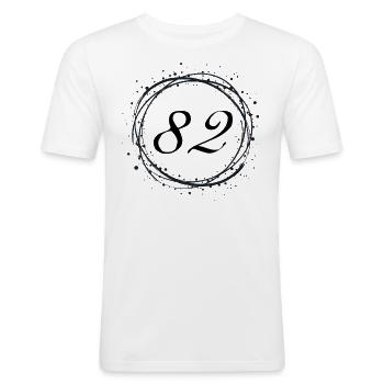 82 - Männer Slim Fit T-Shirt - Weiß - Vorne - Nik (191cm)