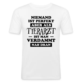 Tierarzt Lustige Spruch Beruf Tierarzt Geschenk - Männer Slim Fit T-Shirt - Weiß - Vorne - Nik (191cm)