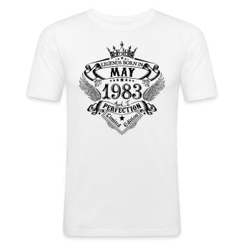 Geburtstag Mai 1983 Mai Geburtstag 1983 - Männer Slim Fit T-Shirt - Weiß - Vorne - Nik (191cm)