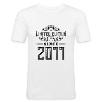 2011 limited edition - Männer Slim Fit T-Shirt - Weiß - Vorne - Nik (191cm)