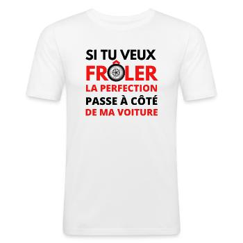 Perfection voiture - T-shirt près du corps Homme - blanc - Devant - Nik (191cm)
