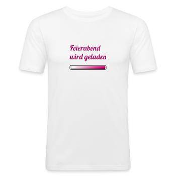 Feierabend wird geladen - Männer Slim Fit T-Shirt - Weiß - Vorne - Nik (191cm)