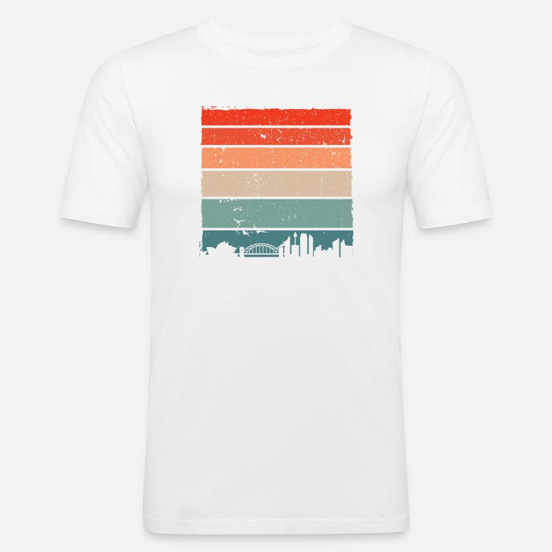 Sunset Gradient City Skyline - Männer Slim Fit T-Shirt - Weiß