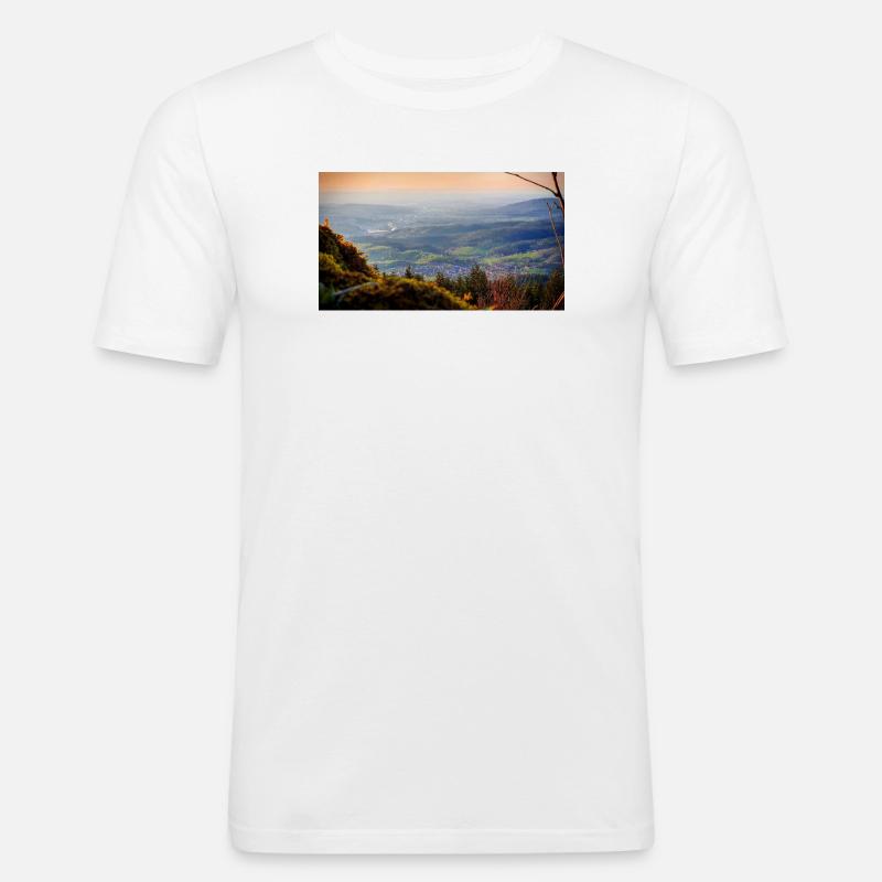 Abendpanorama Berglandschaft - Männer Slim Fit T-Shirt - Weiß