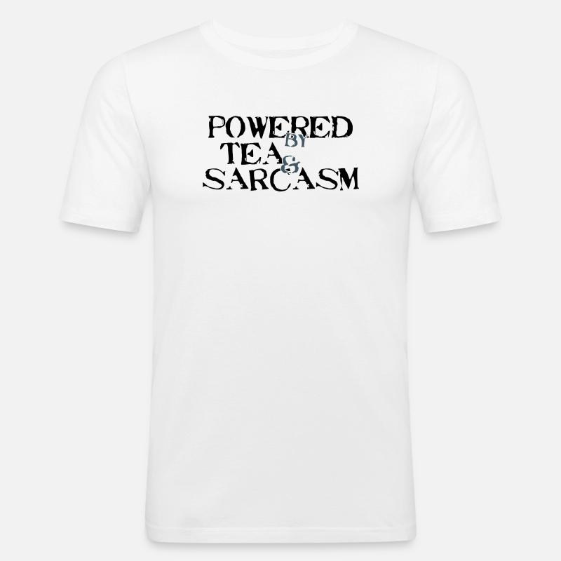 Powered by Tea & Sarcasm - Männer Slim Fit T-Shirt - Weiß