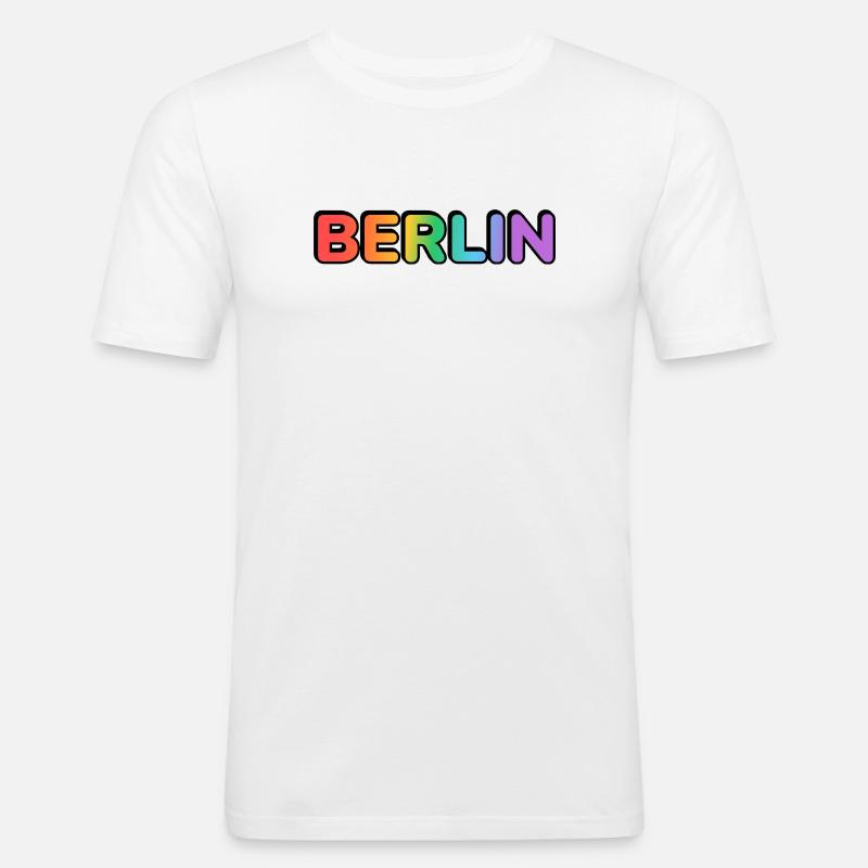 Berlin Rainbow Gradient Letters LGBT - Männer Slim Fit T-Shirt - Weiß