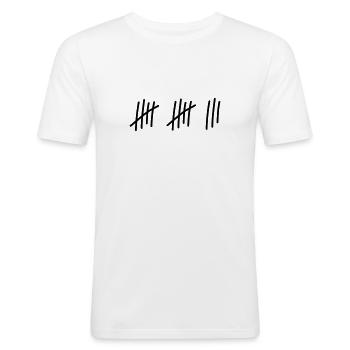 13 Striche // 13 Mal // Geburtstag // Geschenk - Männer Slim Fit T-Shirt - Weiß - Vorne - Nik (191cm)