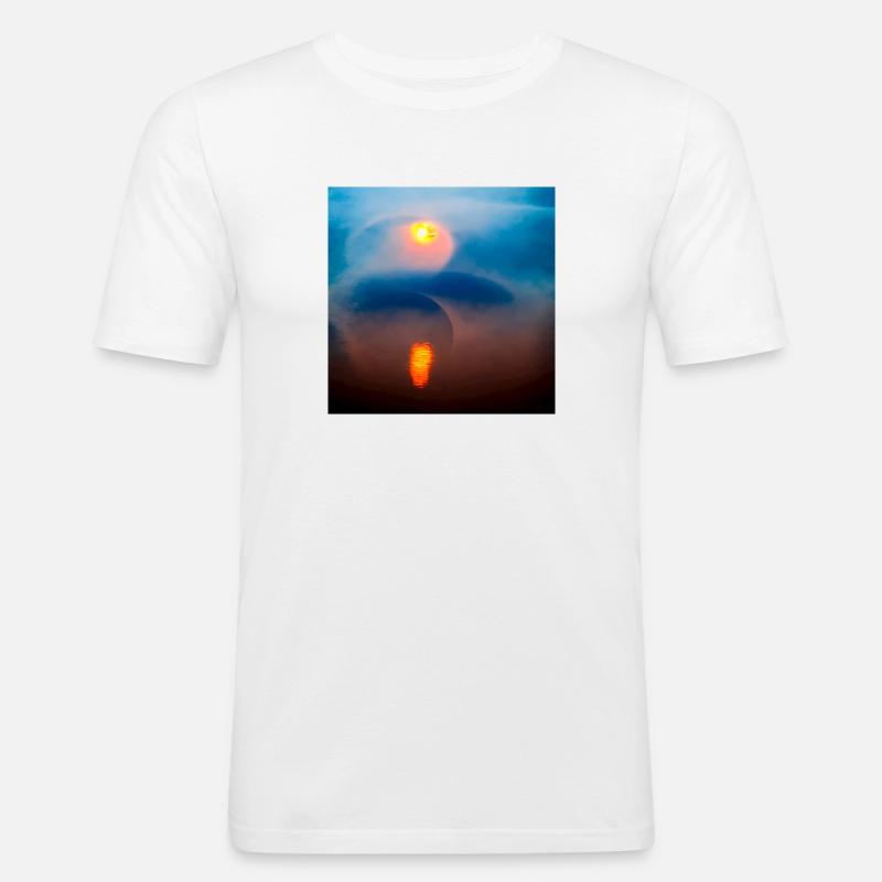 eclipse misty flow abstract sunset - Männer Slim Fit T-Shirt - Weiß