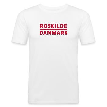 Roskilde Dänemark in roter Typografie - Männer Slim Fit T-Shirt - Weiß - Vorne - Nik (191cm)
