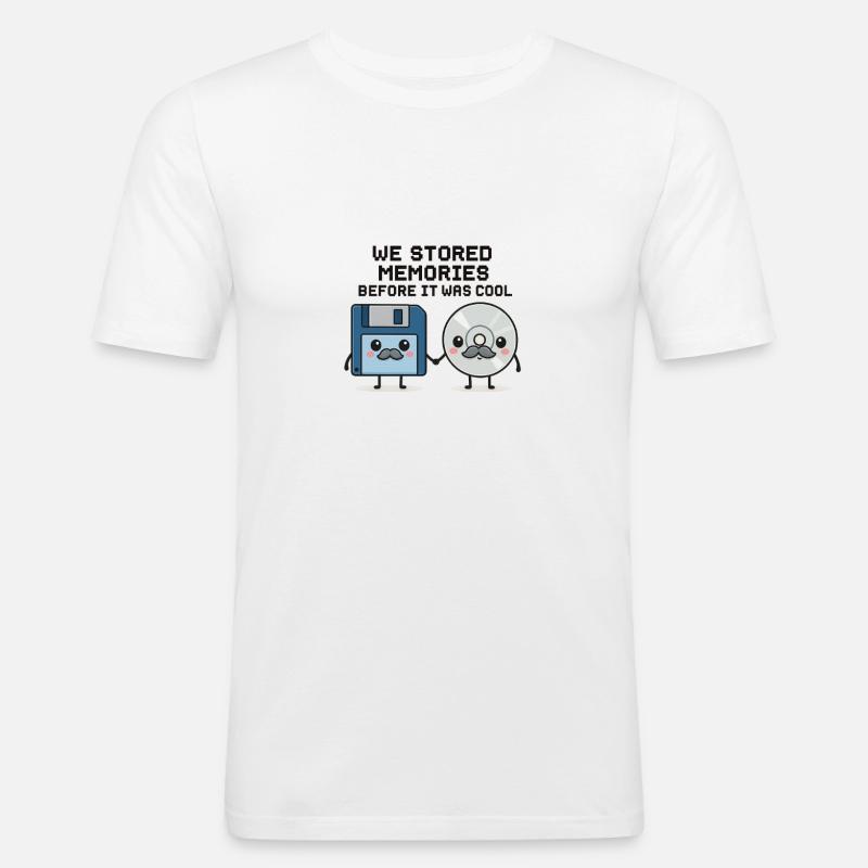 Kawaii Oldschool Tech – Diskette & CD Cartoon - Männer Slim Fit T-Shirt - Weiß