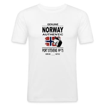Norway Adventures - Norway Flag & Husky - Männer Slim Fit T-Shirt - Weiß - Vorne - Nik (191cm)