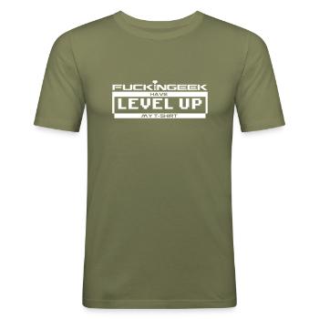 FUCKINGEEK - ich steige meinen Dreißig auf - WEISS - Männer Slim Fit T-Shirt - Khaki Grün - Vorne - Jaron (178cm)