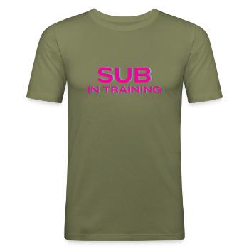 Sub in Training - Männer Slim Fit T-Shirt - Khaki Grün - Vorne - Jaron (178cm)