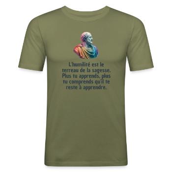 T-shirts Stoïcisme : L'inspiration à portée de soi - T-shirt près du corps Homme - vert kaki - Devant - Jaron (178cm)