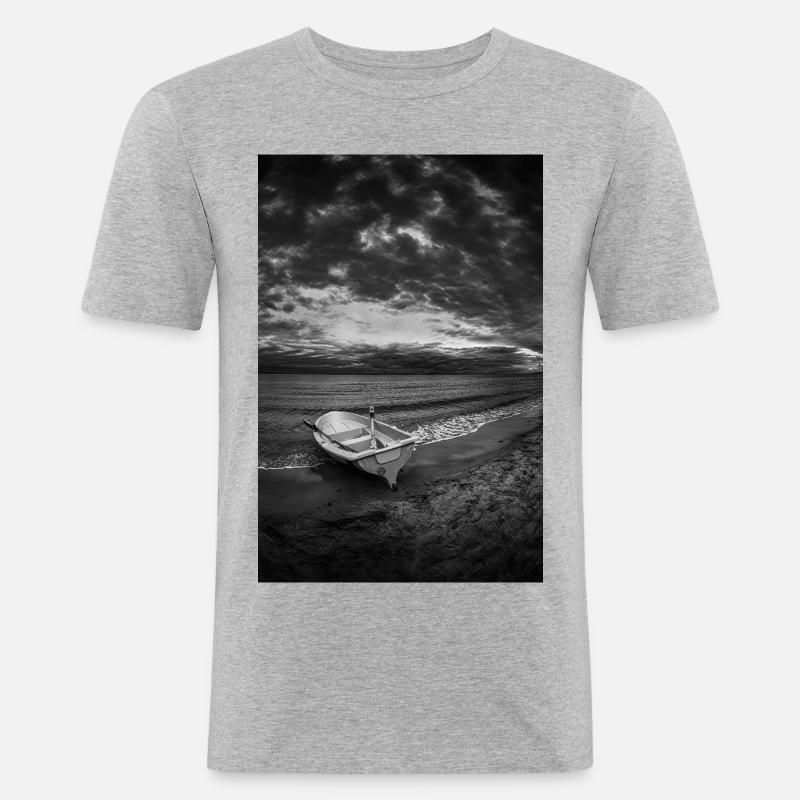 Ein Boot an einem dunklen Ufer - Männer Slim Fit T-Shirt - Grau meliert