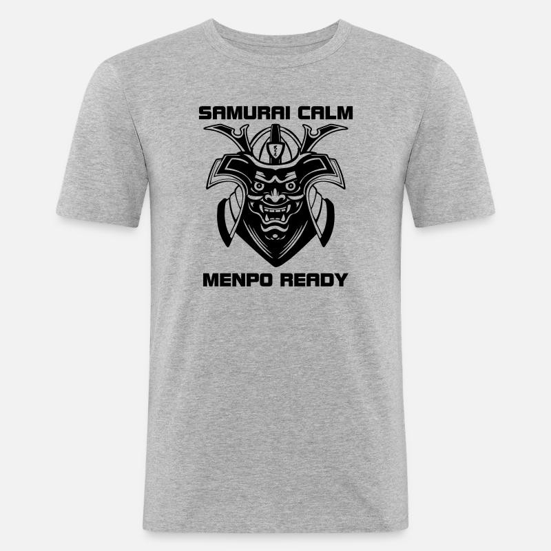 Samurai Calm – Menpo bereit - Männer Slim Fit T-Shirt - Grau meliert