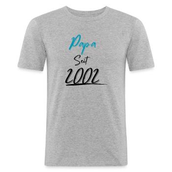 Papa seit 2002 - Männer Slim Fit T-Shirt - Grau meliert - Vorne - Nik (191cm)