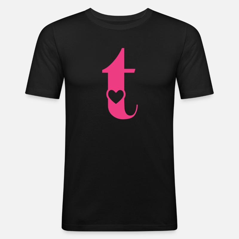 Buchstabe t Anfangsbuchstabe mit Herz - Männer Slim Fit T-Shirt - Schwarz