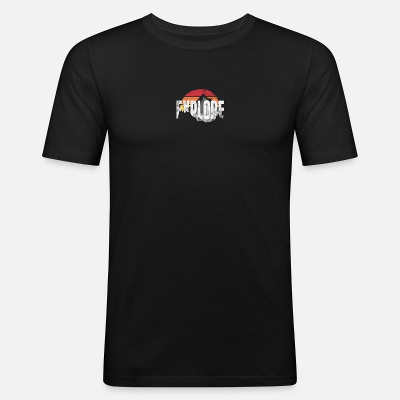 Entdecken Sie das Mountain Sunset Emblem - Männer Slim Fit T-Shirt - Schwarz