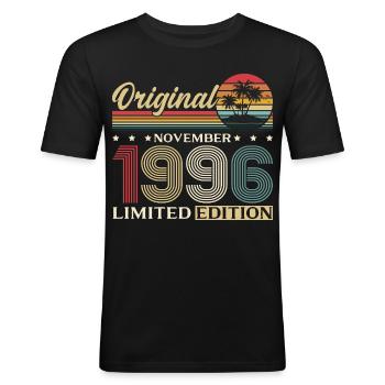 30. Geburtstag Original November Jahrgang 1996  - Männer Slim Fit T-Shirt - Schwarz - Vorne - Nik (191cm)