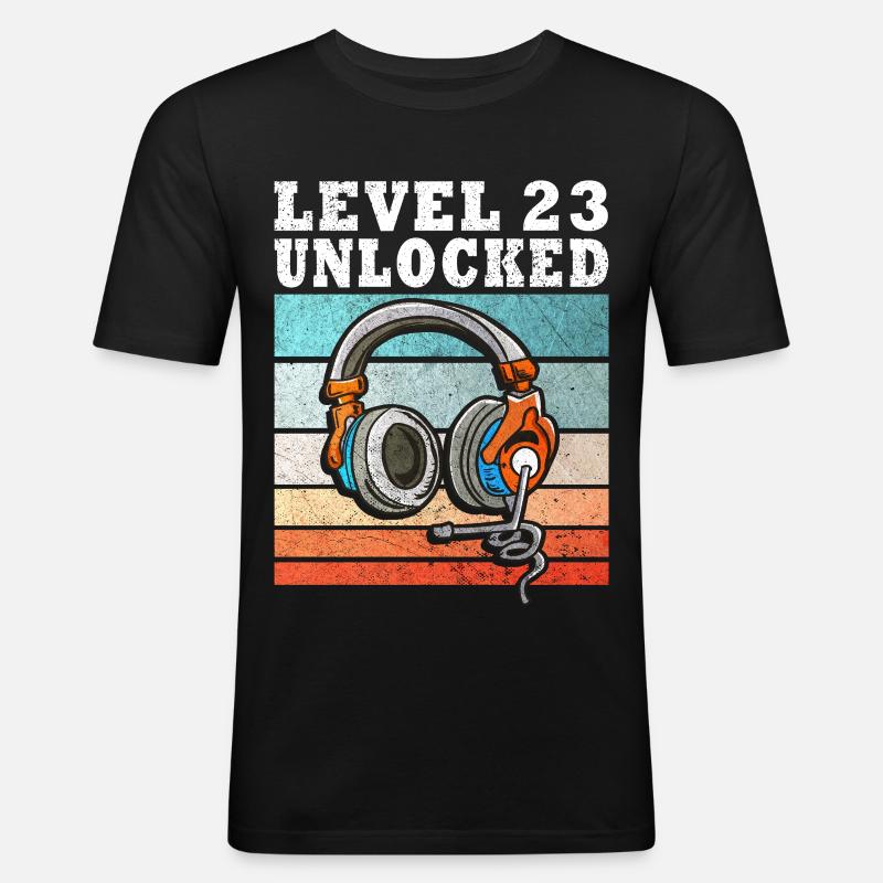 Level 23 Unlocked mit Kopfhörern - Männer Slim Fit T-Shirt - Schwarz