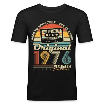 1976 Jahrgang 50. Geburtstag Geschenk Retro - Männer Slim Fit T-Shirt - Schwarz - Vorne - Nik (191cm)