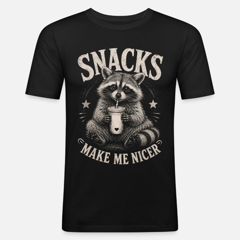 Waschbär, Snacks Make Me Nicer - Männer Slim Fit T-Shirt - Schwarz