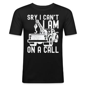 Abschleppwagen Abschleppdienst - Männer Slim Fit T-Shirt - Schwarz - Vorne - Nik (191cm)