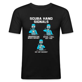 Duiker Handteken Scuba Diving - Mannen slim fit T-shirt - zwart - Voor - Nik (191cm)