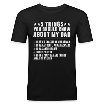 Vater und Tochter - Männer Slim Fit T-Shirt - Schwarz - Vorne - Nik (191cm)