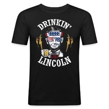 Drinkin' Like Lincoln 4 juillet Drink Independence - T-shirt près du corps Homme - noir - Devant - Nik (191cm)