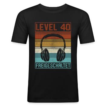 40. Geburtstag Mann Gamer Level 40 Jahre - Männer Slim Fit T-Shirt - Schwarz - Vorne - Nik (191cm)