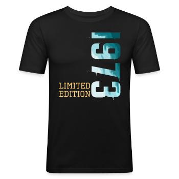 Vintage 1973 Limited Edition - Männer Slim Fit T-Shirt - Schwarz - Vorne - Nik (191cm)
