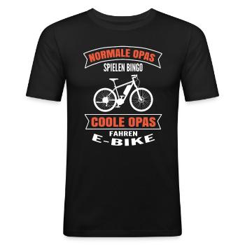 E-Bike Normale Opas Fahren Fahrrad mit Akku Biken - Männer Slim Fit T-Shirt - Schwarz - Vorne - Nik (191cm)