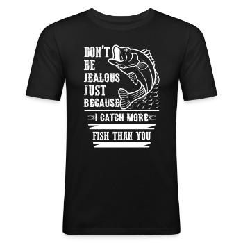 Ne sois pas jaloux juste parce que j’ai plus de poissons. - T-shirt près du corps Homme - noir - Devant - Nik (191cm)