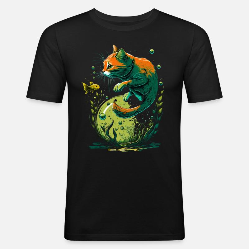 Fantasy Katze spielt mit Goldfischen - Männer Slim Fit T-Shirt - Schwarz