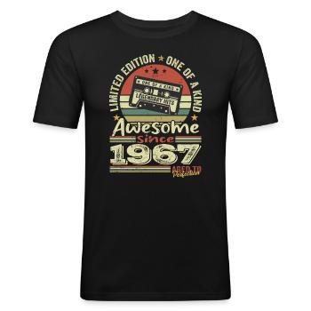 Jahrgang 1967 Original Retro Jubiläumsgeschenk - Männer Slim Fit T-Shirt - Schwarz - Vorne - Nik (191cm)