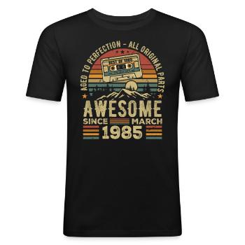 Marts 1985 Fødselsdagsgave Marts 1985 Marts 1985 - Herre Slim Fit T-Shirt - sort - Foran - Nik (191cm)