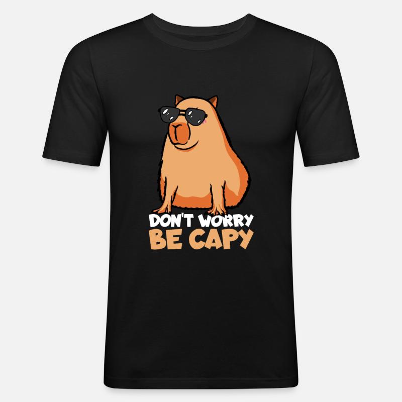 Don't Worry Be Capy - Männer Slim Fit T-Shirt - Schwarz