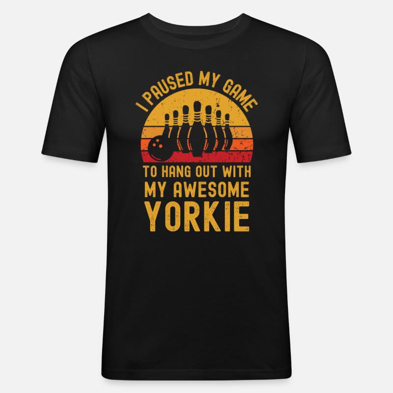 Bowling und Yorkshire-Terrier - Männer Slim Fit T-Shirt - Schwarz