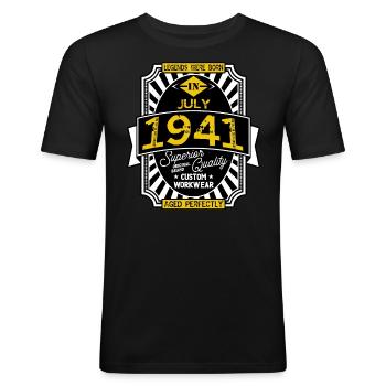 1941 JULI - Männer Slim Fit T-Shirt - Schwarz - Vorne - Nik (191cm)