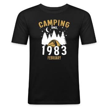Anniversaire: Camping depuis février 1983 Camping - T-shirt près du corps Homme - noir - Devant - Nik (191cm)