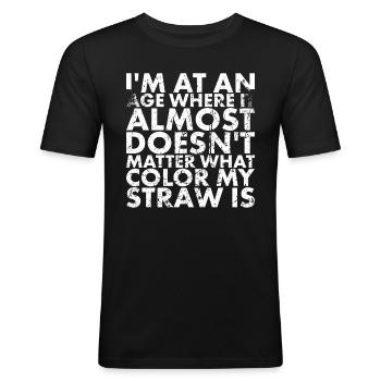 Ich Bin In Einem Alter, In Dem Es Fast Nicht Alt - Männer Slim Fit T-Shirt - Schwarz - Vorne - Nik (191cm)