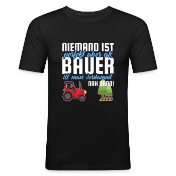 Bauer Landwirt Landwirtschaft Bauernhof Spruch - Männer Slim Fit T-Shirt - Schwarz - Vorne - Nik (191cm)