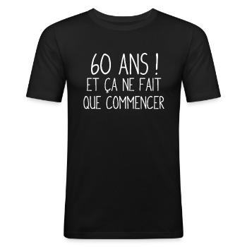 60 ans et ça ne fait que commencer - T-shirt près du corps Homme - noir - Devant - Nik (191cm)