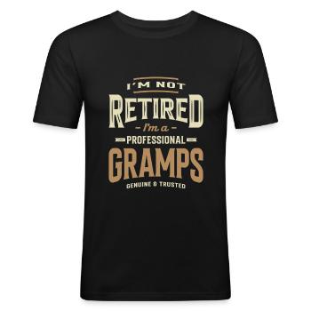Ich bin nicht im Ruhestand, ich bin ein professioneller Gramps-Opa - Männer Slim Fit T-Shirt - Schwarz - Vorne - Nik (191cm)
