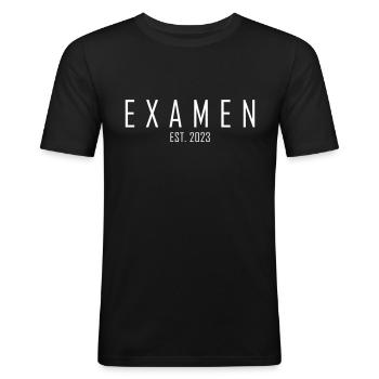 Examen EST. 2023 - Männer Slim Fit T-Shirt - Schwarz - Vorne - Nik (191cm)
